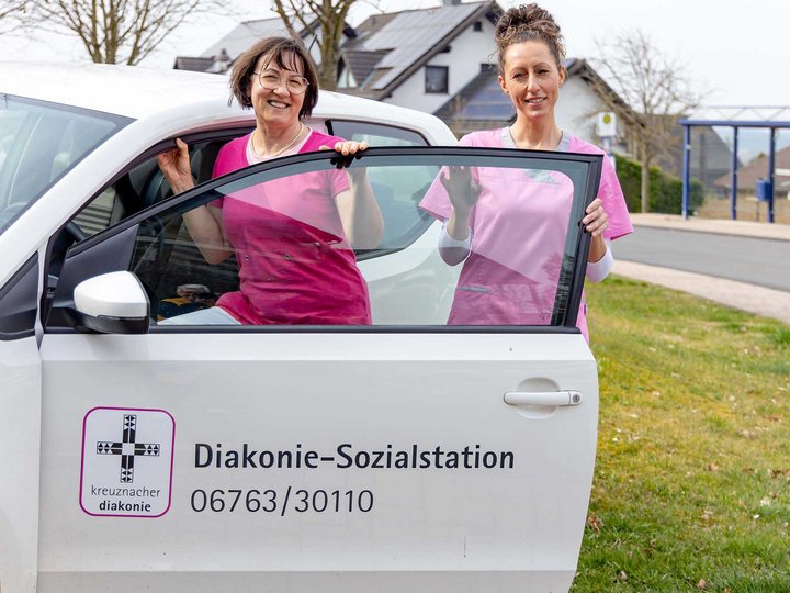 Zwei Mitarbeiterinnen der Diakonie Sozialstation in Kirchberg