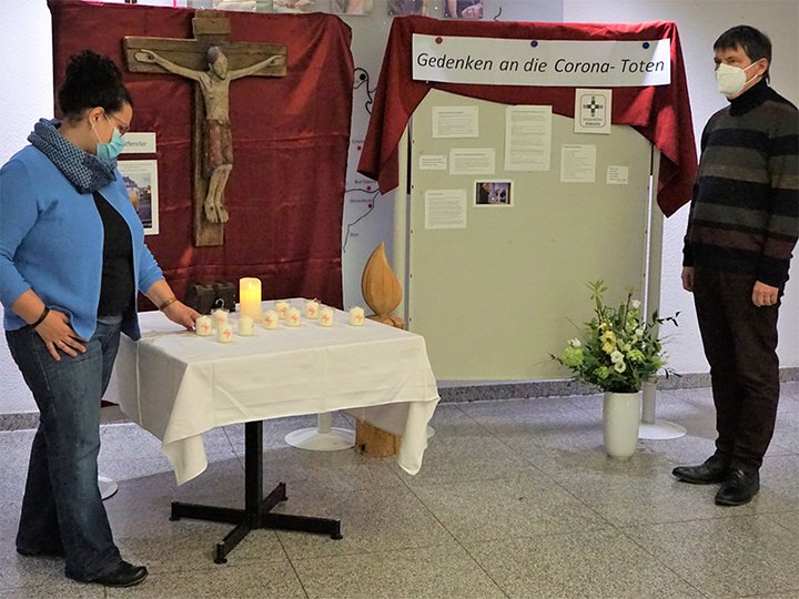 Diakonie Krankenhaus: Gedenken an die Menschen, die an den Folgen einer Corona-Infektion gestorben sind