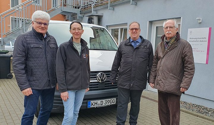 Übergabe eines gespendeten Transportfahrzeugs durch den Rotary-Club Idar-Oberstein an die Wohnungslosenhilfe Idar-Oberstein der Stiftung kreuznacher diakonie