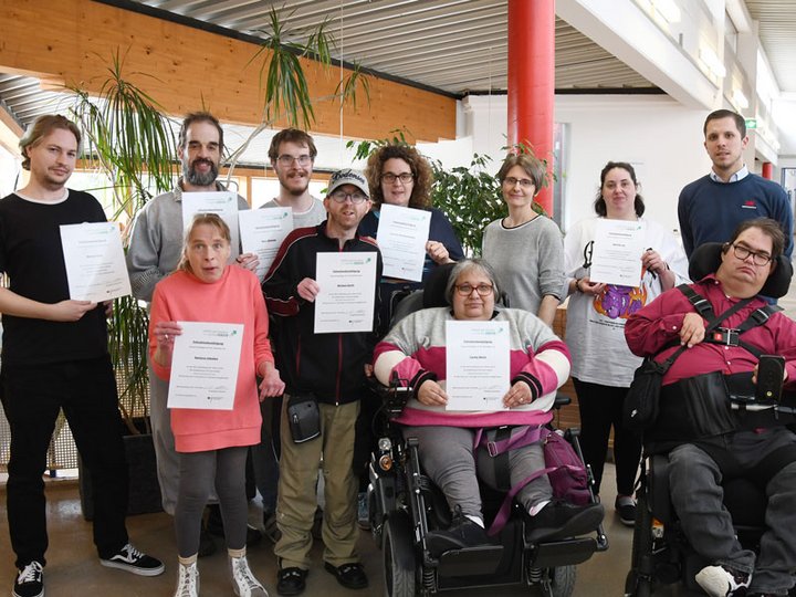 Zertifikatüberreichung in der Werkstatt Bad Kreuznach 1 der Stiftung kreuznacher diakonie